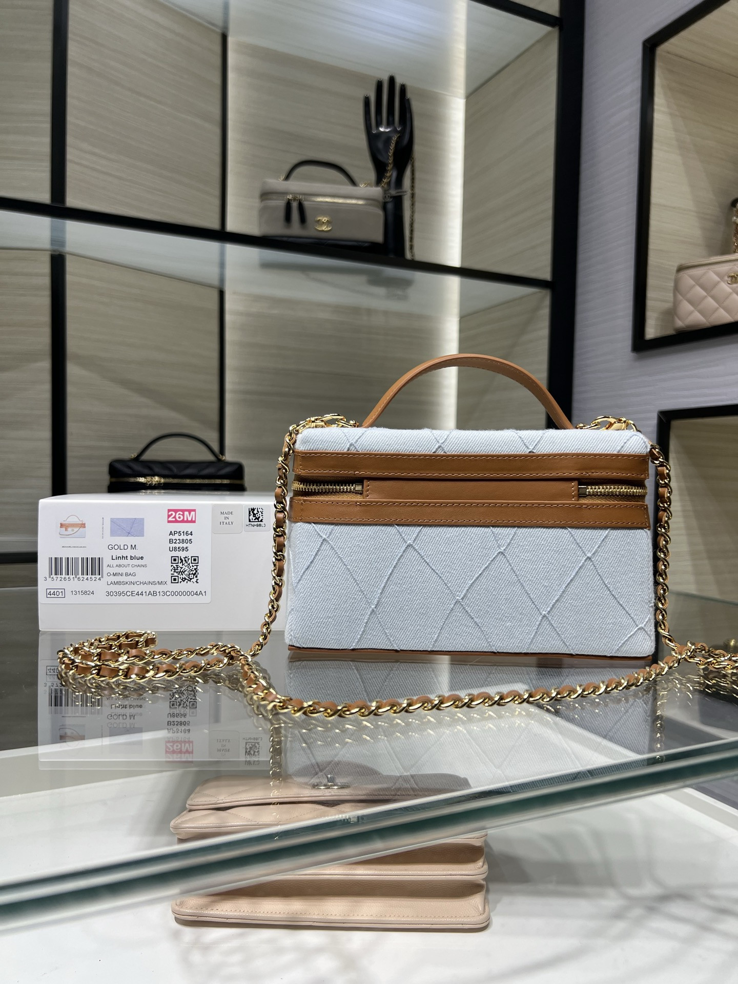 CHANEL Classic Vanity with chain Handbag AP5164 17x19.5x5cm