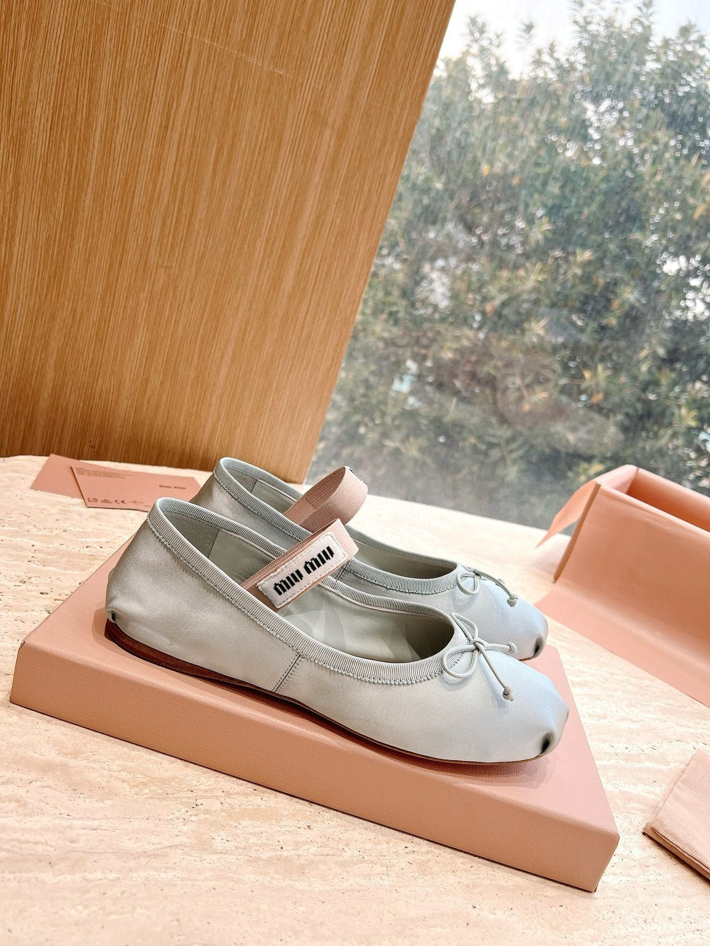 ua M1v M1v satin ballerinas
