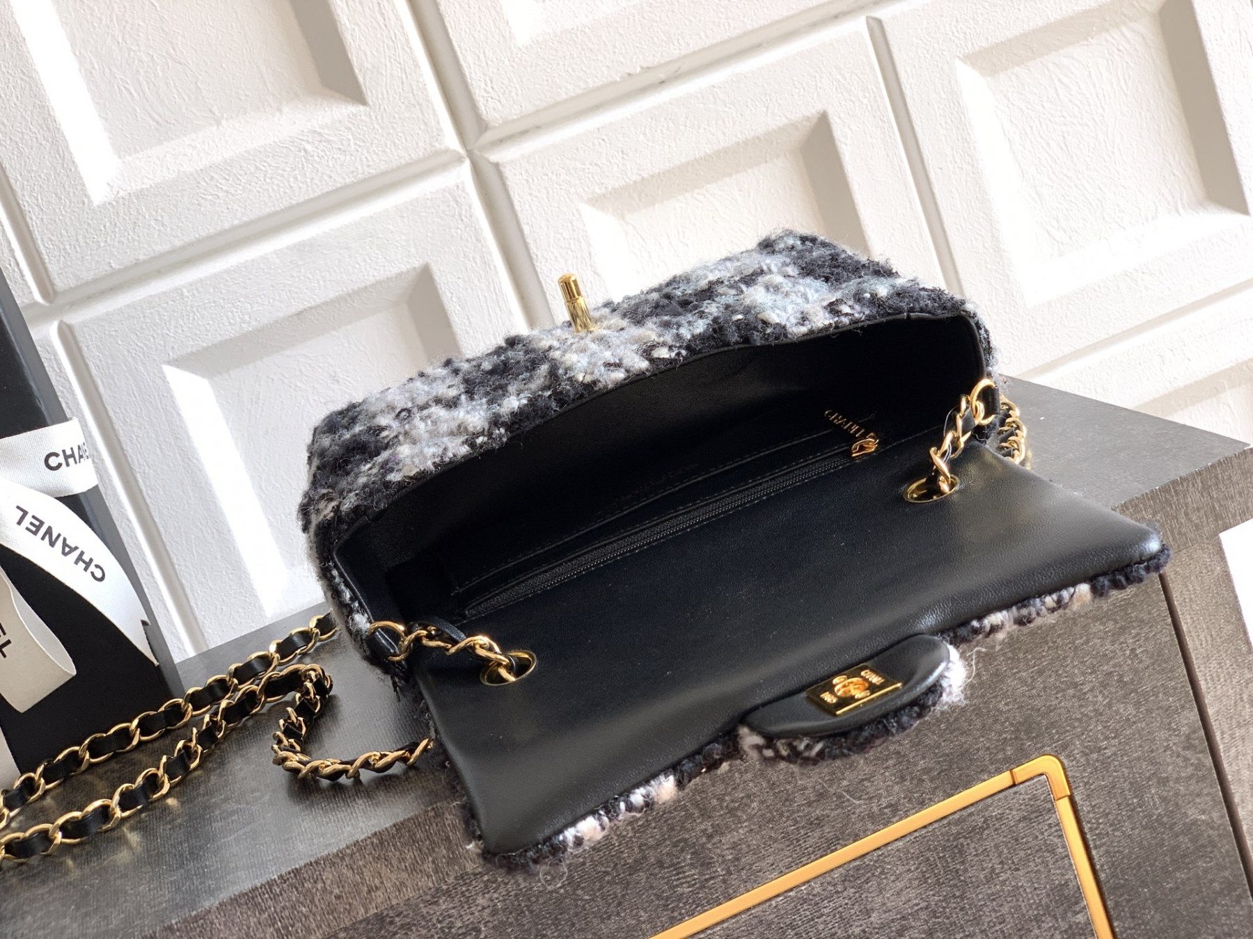 Chanel Mini Flap Bag 20x12x6cm