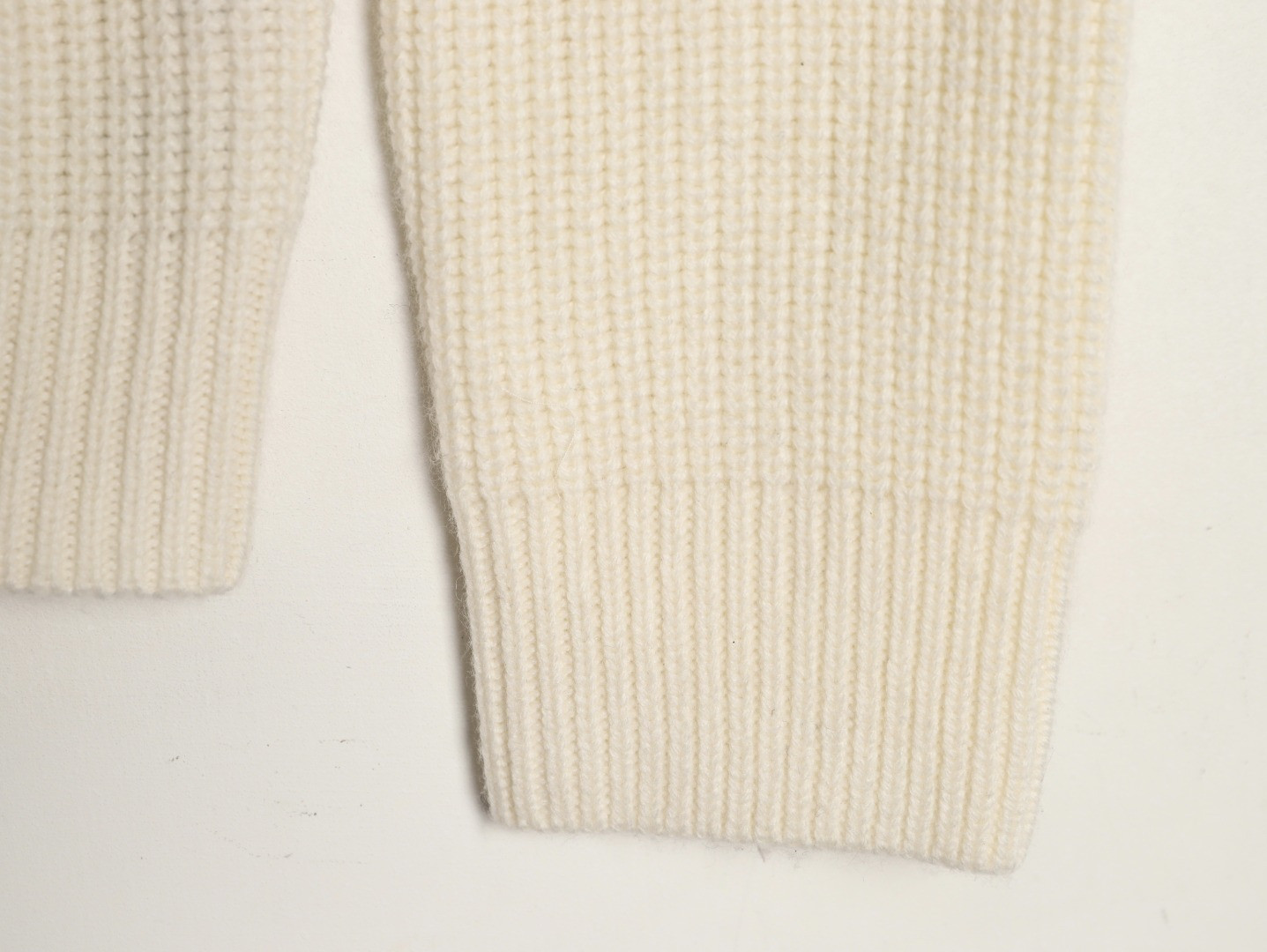 l0vis Vvtt0n knitting cardigan