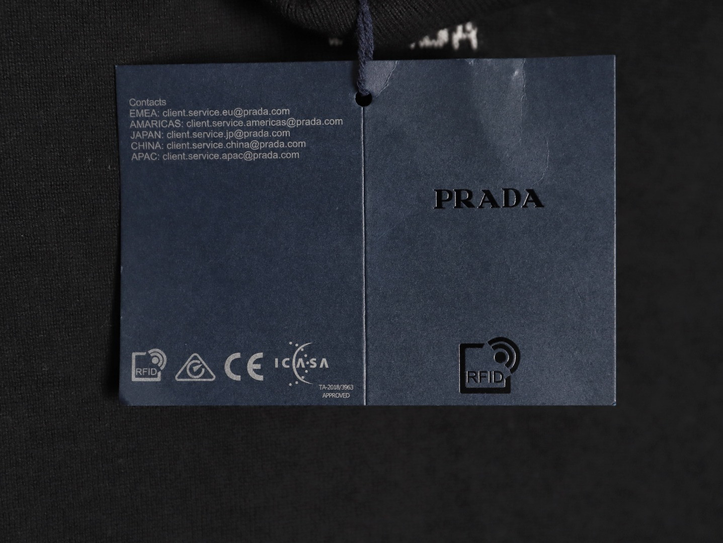 Pra*a prd sweaters