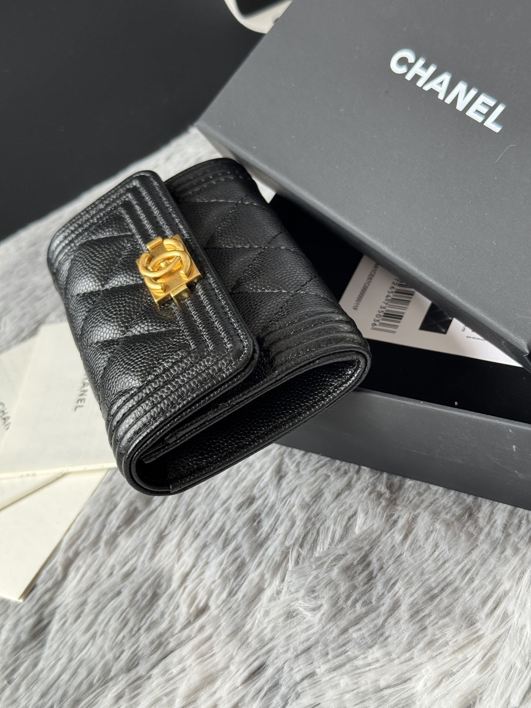 Chanel BOY CHANEL Flap Card Holder A80603 7.5x11.3x2.1cm