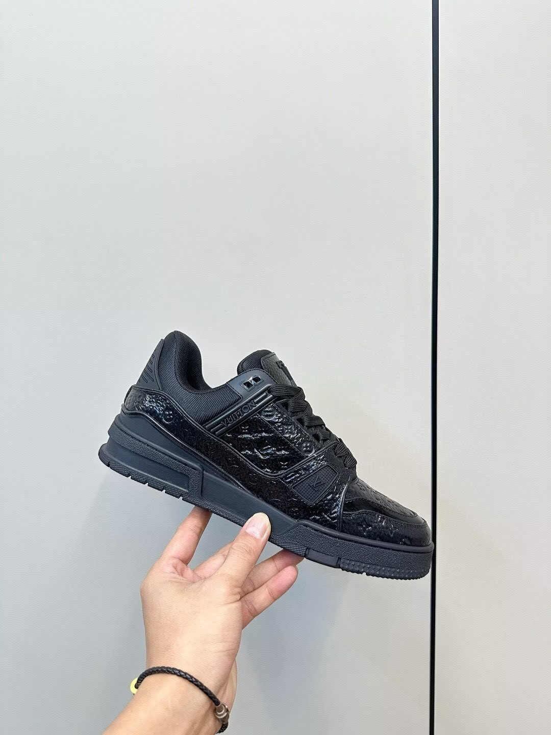 UA LV trainer Sneakers