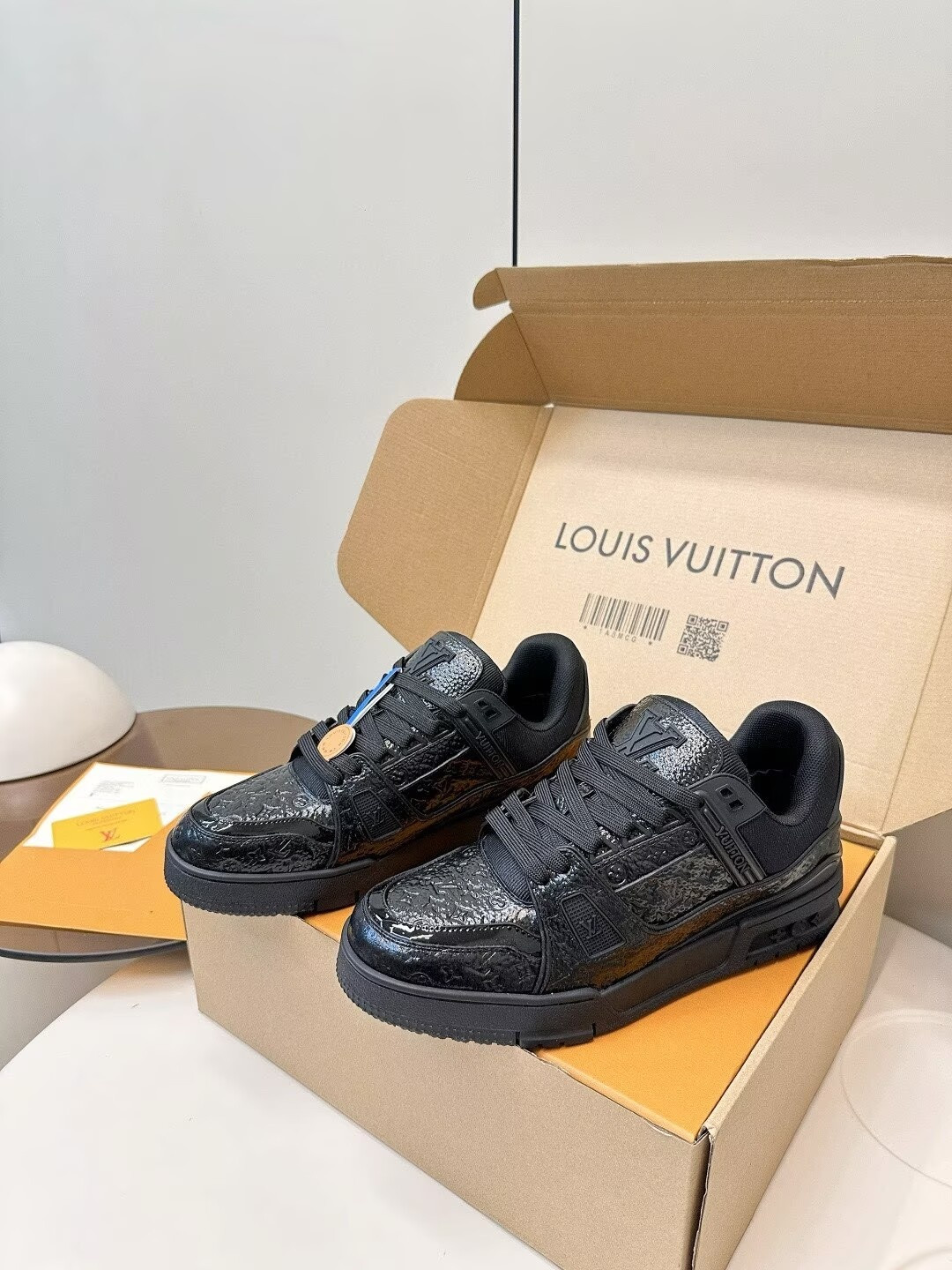 UA LV trainer Sneakers