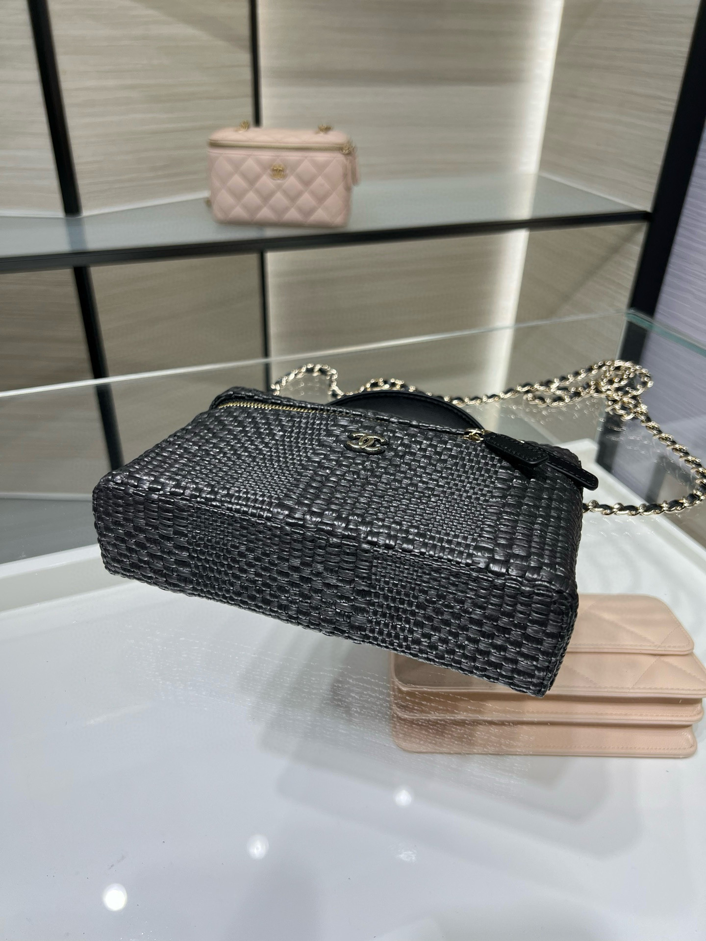 Chanel Classic Vanity with Chain AP4385 17x19.5x5cm