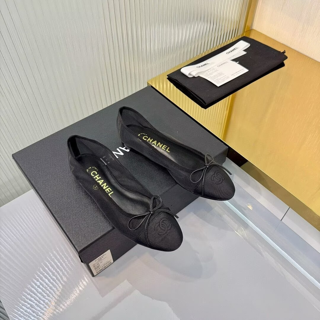 ua Ch**el ballet flats