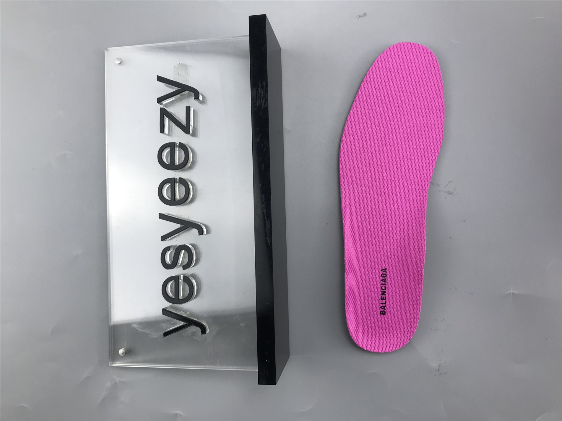 UA TRIPLE S CLEAR SOLE SNEAKER PINK