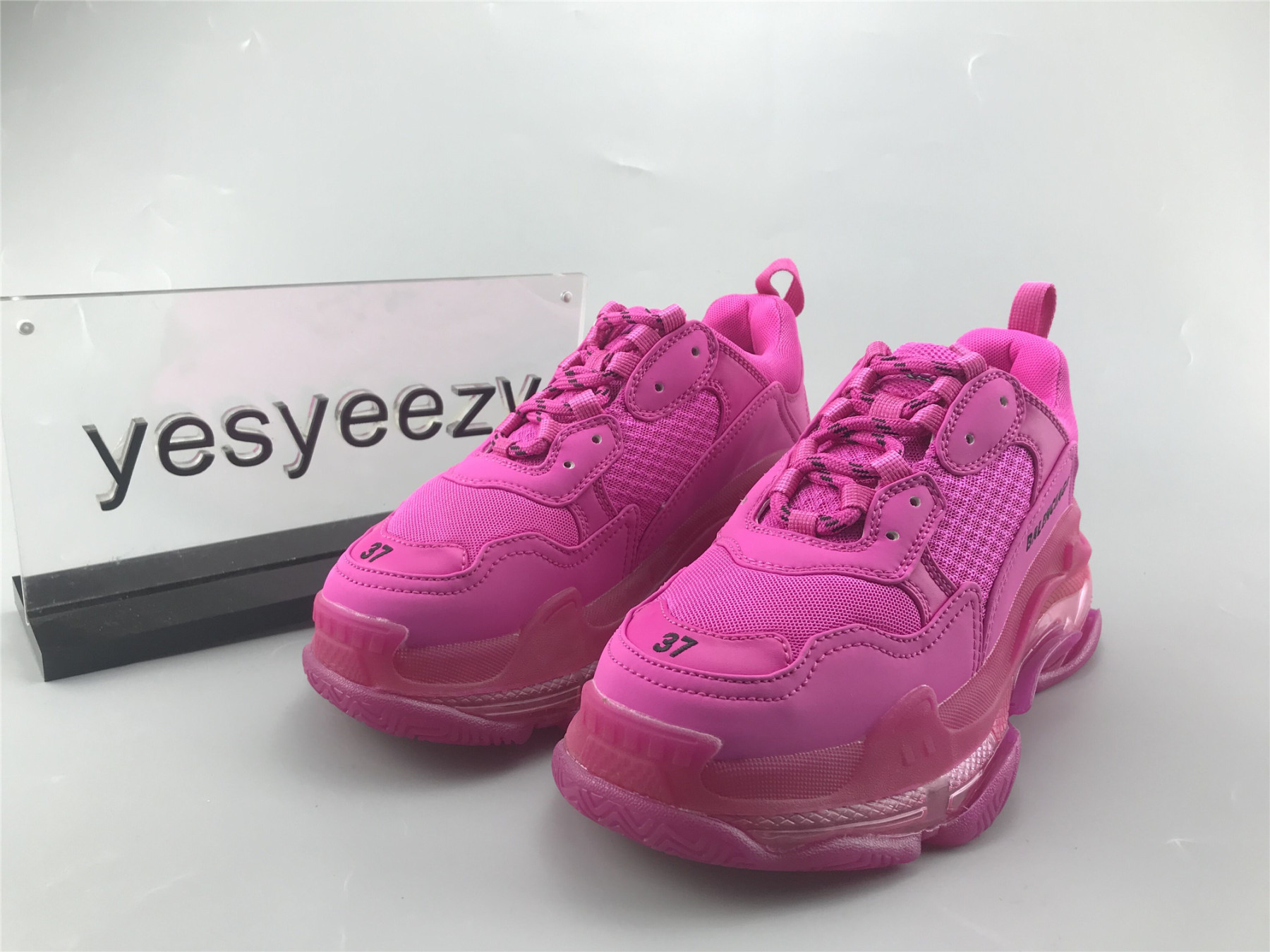 UA TRIPLE S CLEAR SOLE SNEAKER PINK
