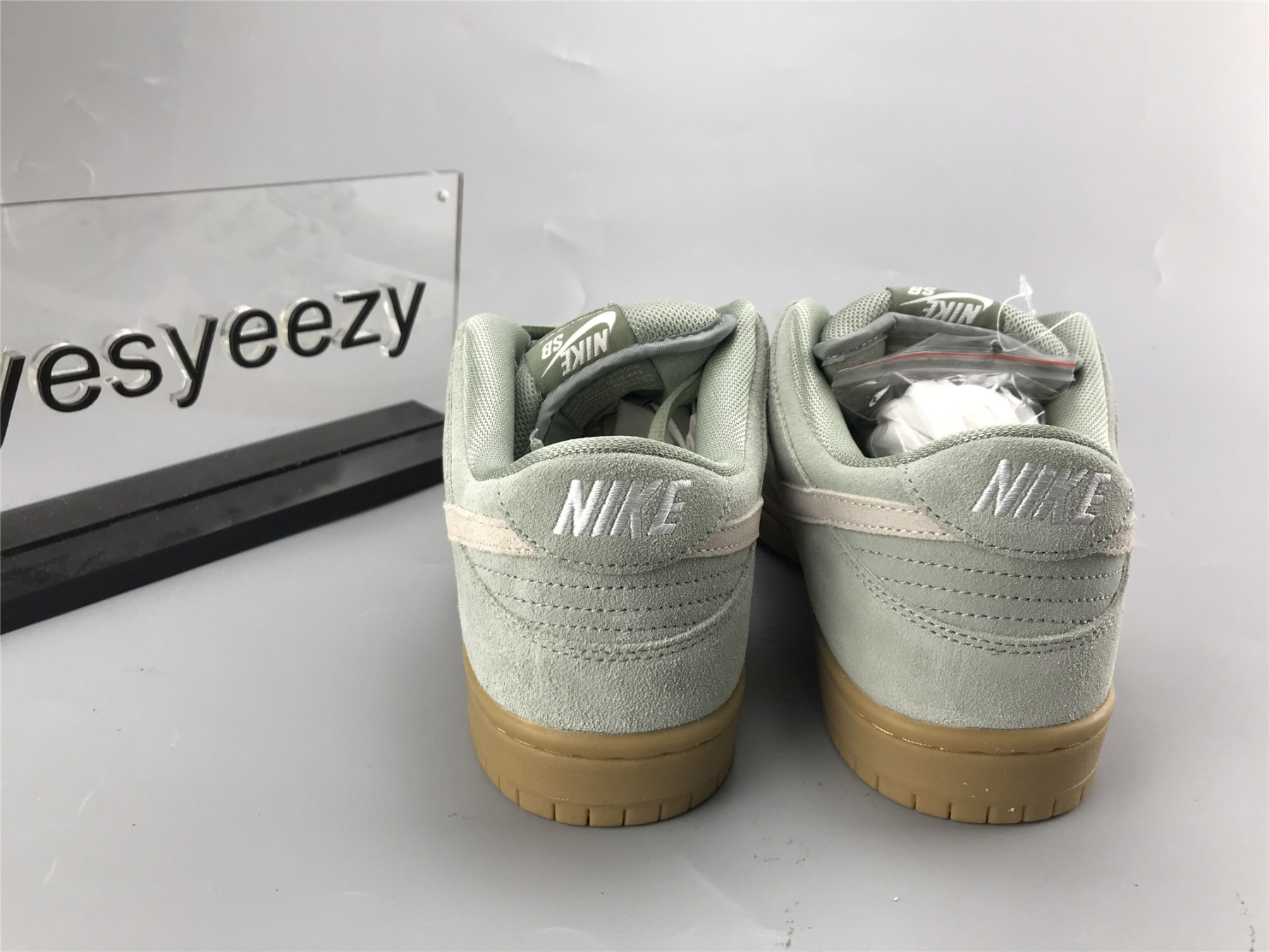 UA NIKE DUNK LOW SB