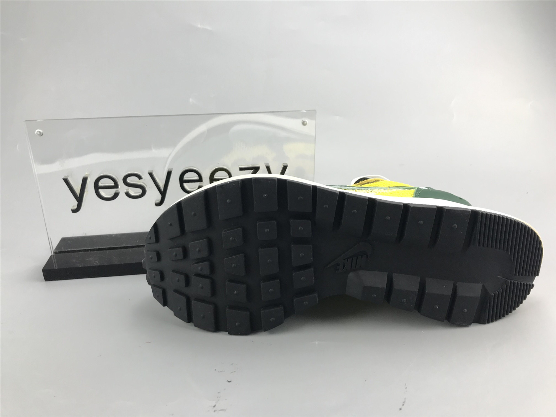 UA NIKE SACAI X VAPORWAFFLE