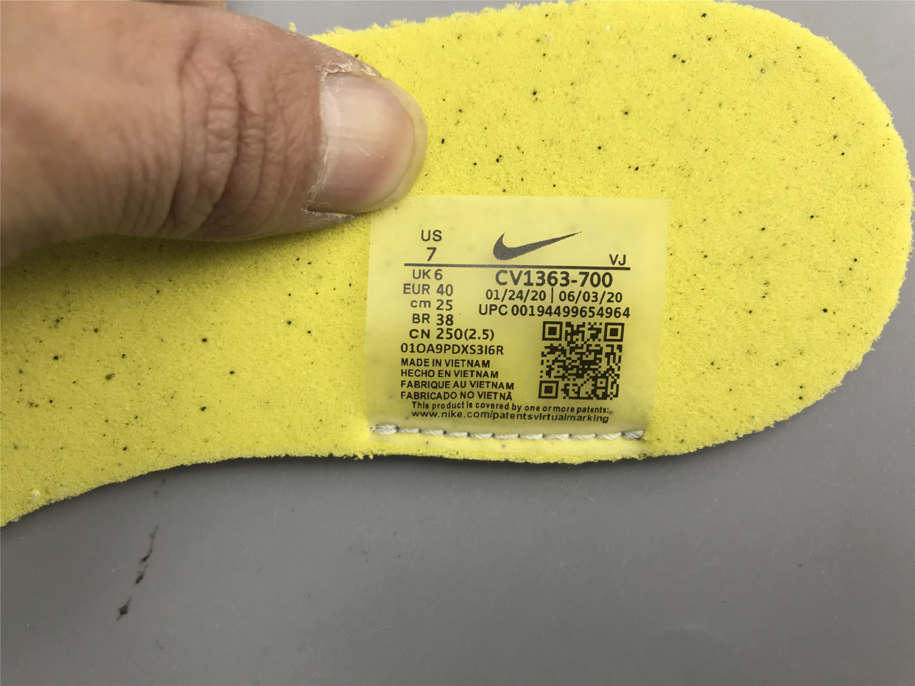 UA NIKE SACAI X VAPORWAFFLE