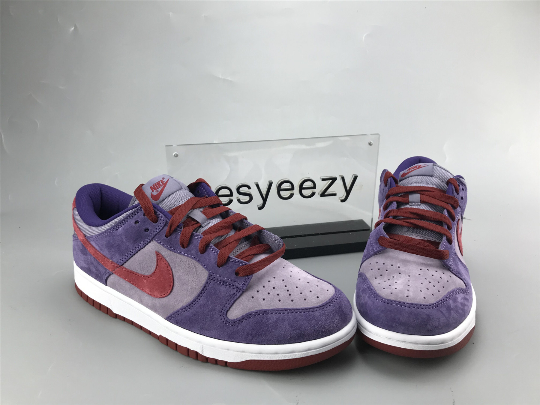 UA NIKE DUNK LOW RETRO VOL. 1 SP