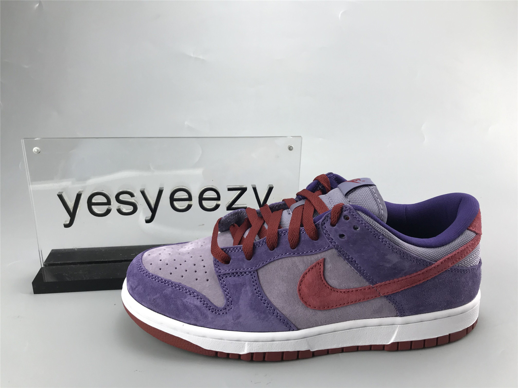 UA NIKE DUNK LOW RETRO VOL. 1 SP