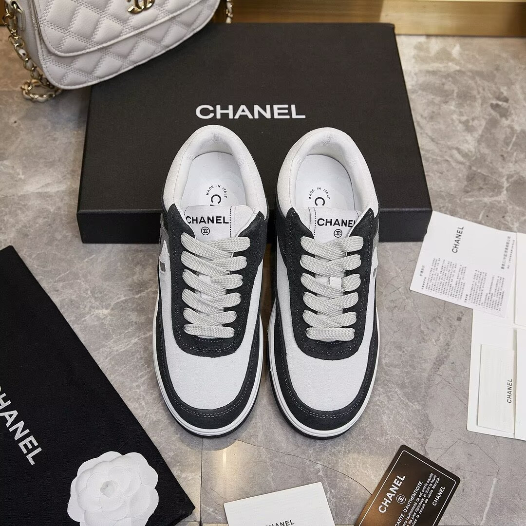 ua Ch**el sneakers