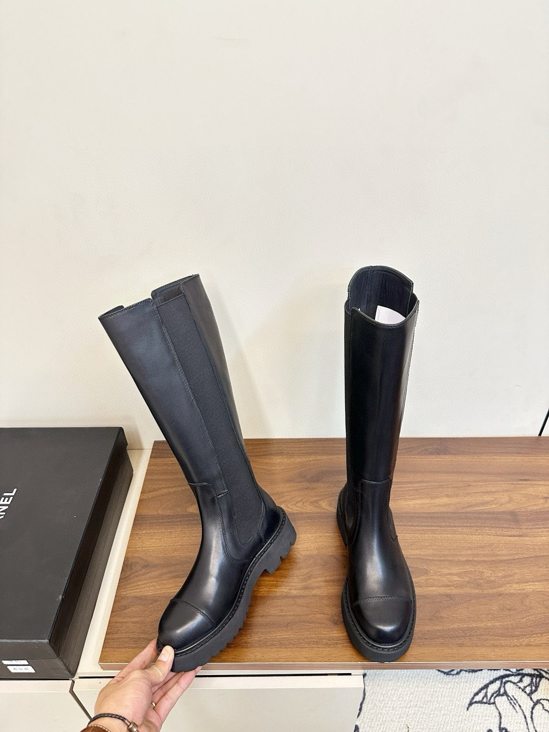 ua Ch**el boots