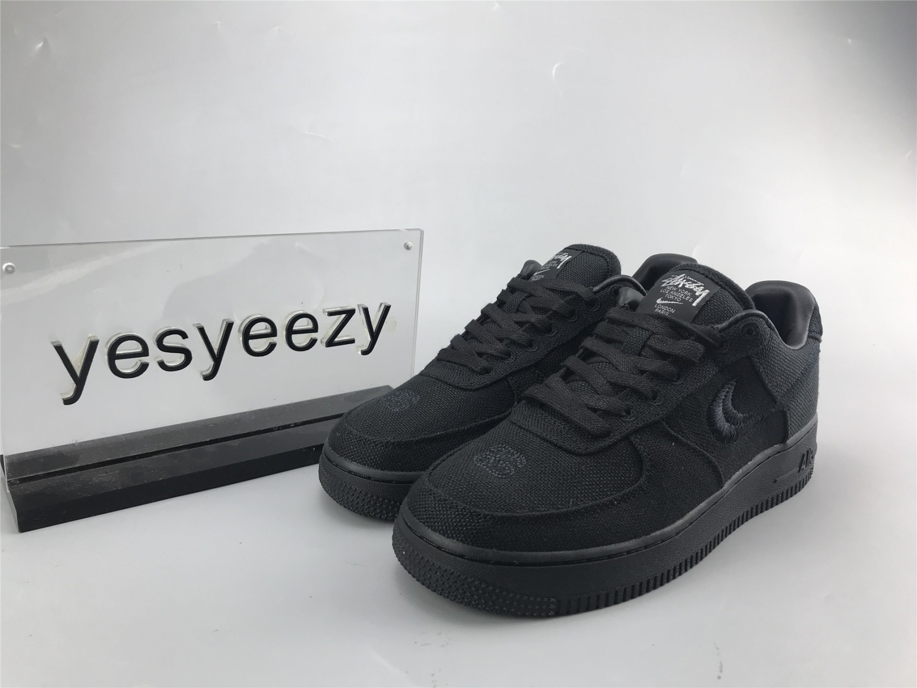 UA NIKE STUSSY X AIR FORCE 1 LOW