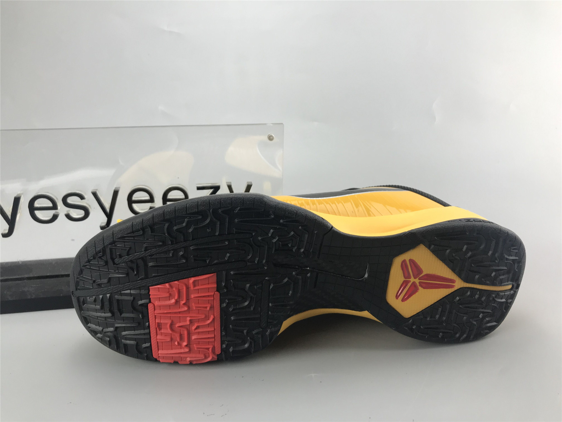 UA NIKE ZOOM KOBE 5 