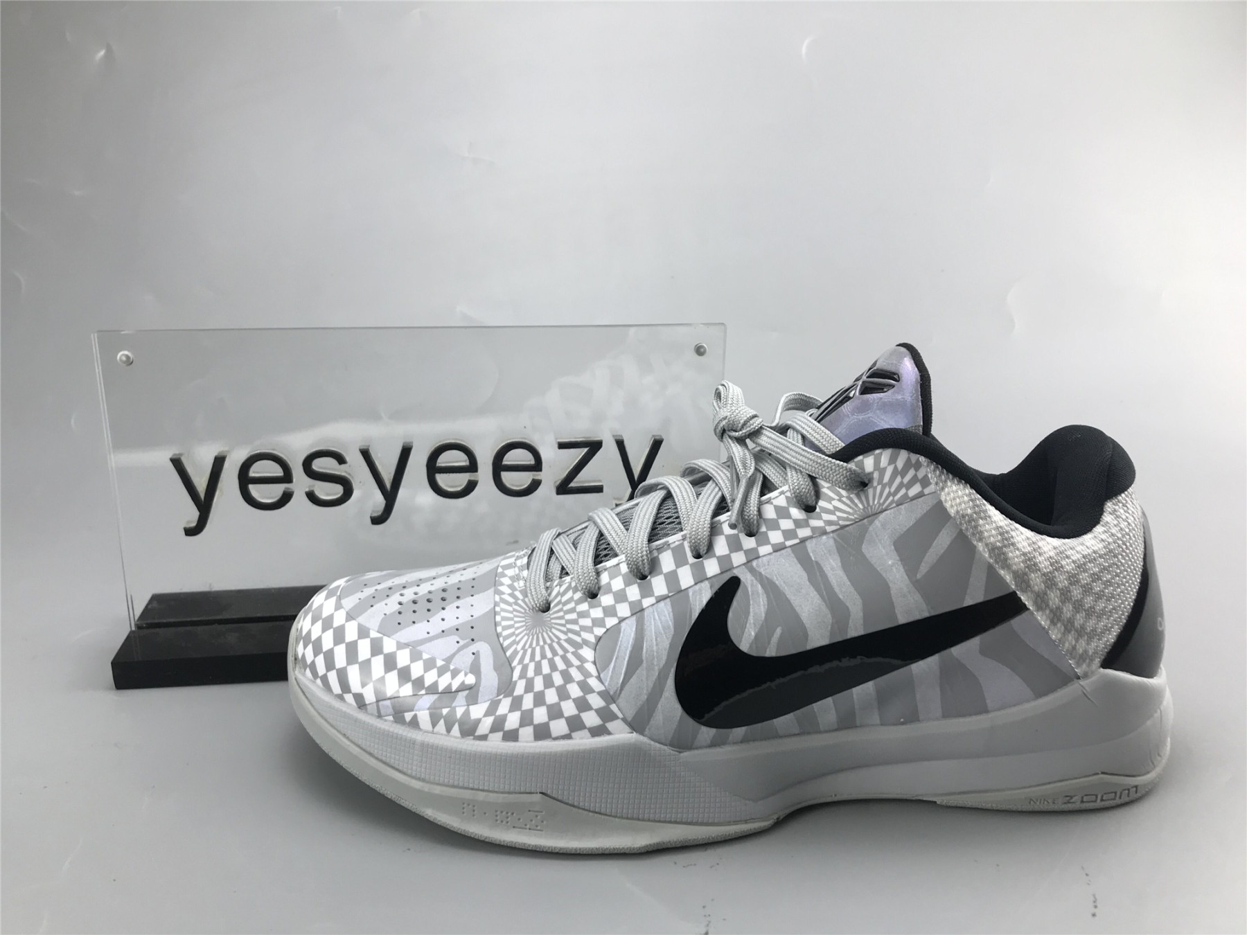 UA NIKE ZOOM KOBE 5 PROTRO