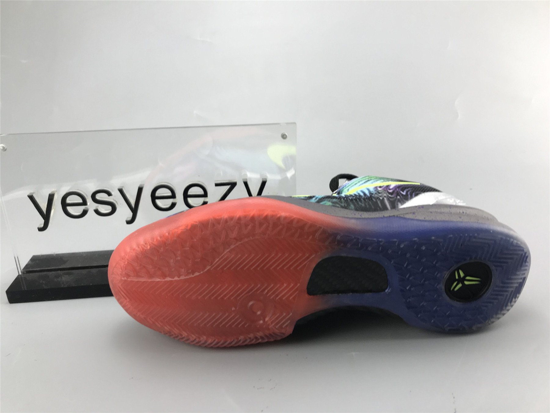UA NIKE KOBE 8 SYSTEM