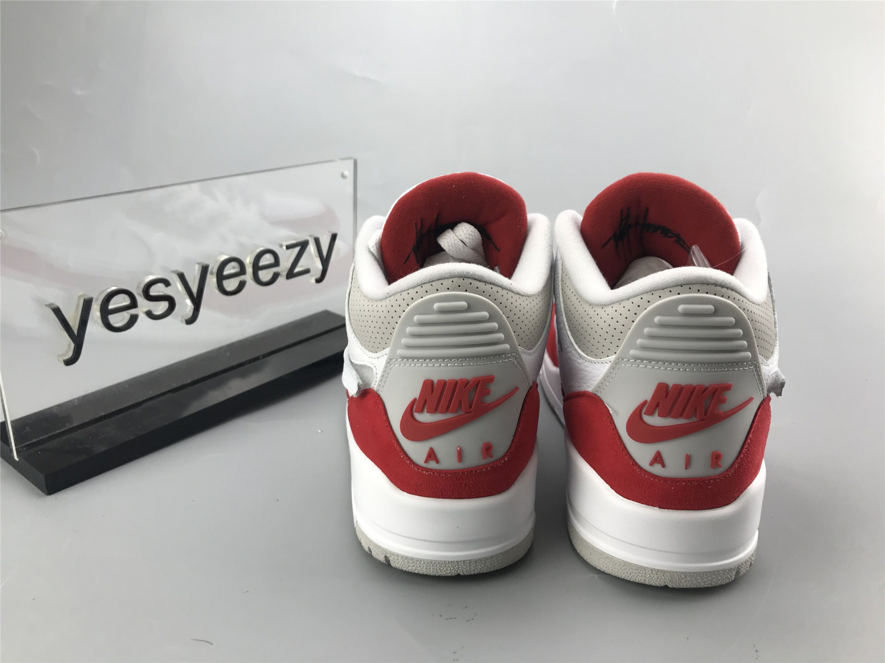 UA AIR JORDAN 3 RETRO TINKER