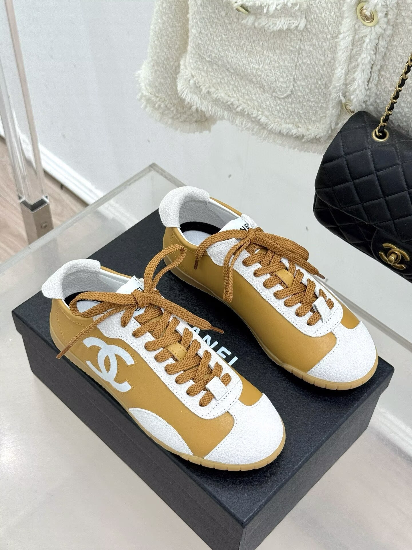 ua Ch**el trainers sneakers
