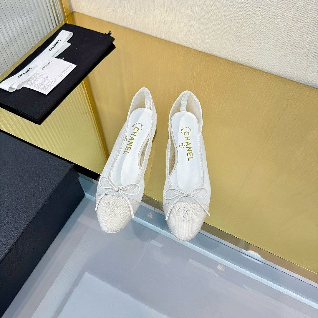 ua Ch**el ballet flats