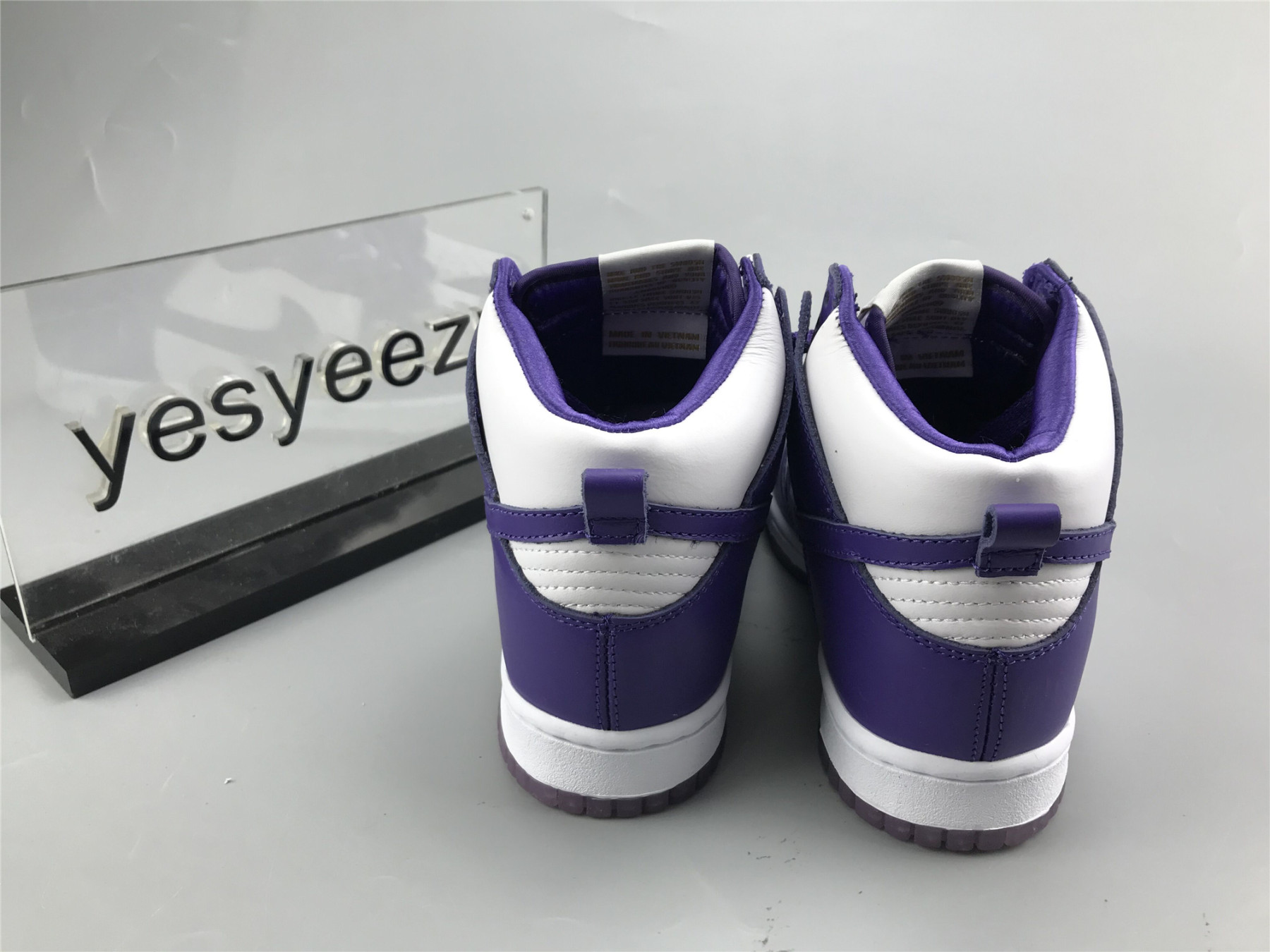 UA NIKE WMNS DUNK HIGH
