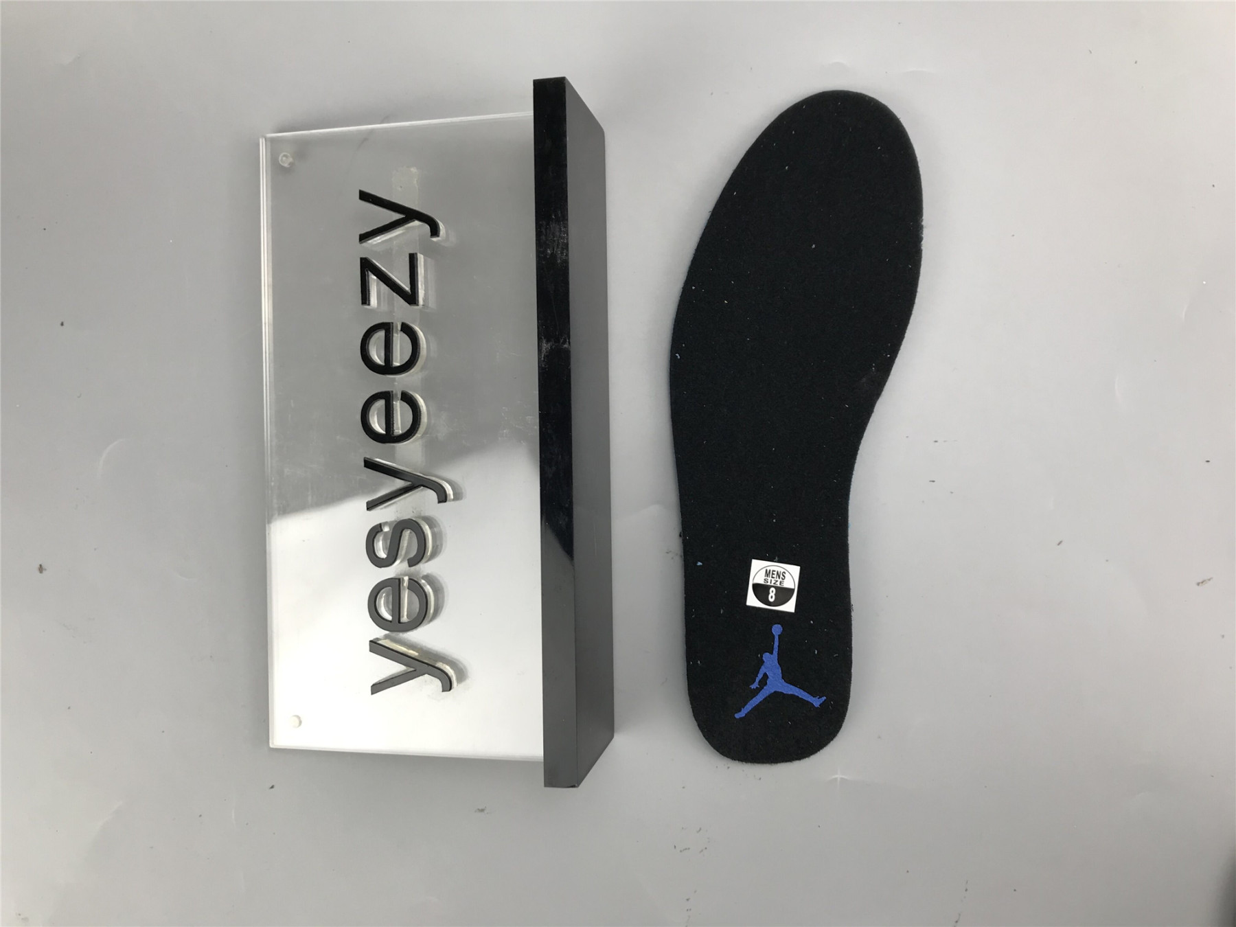 UA AIR JORDAN 1 MID SE