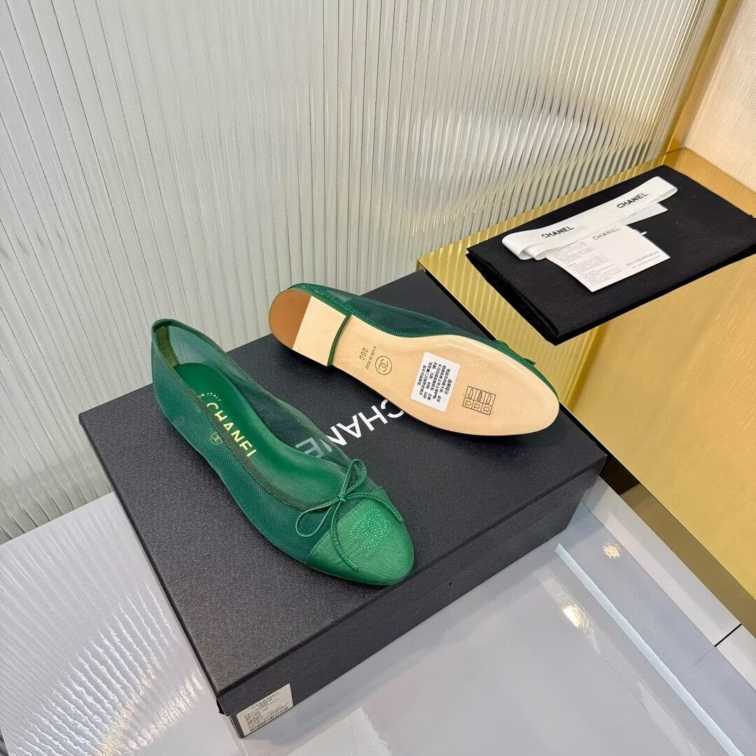 ua Ch**el ballet flats