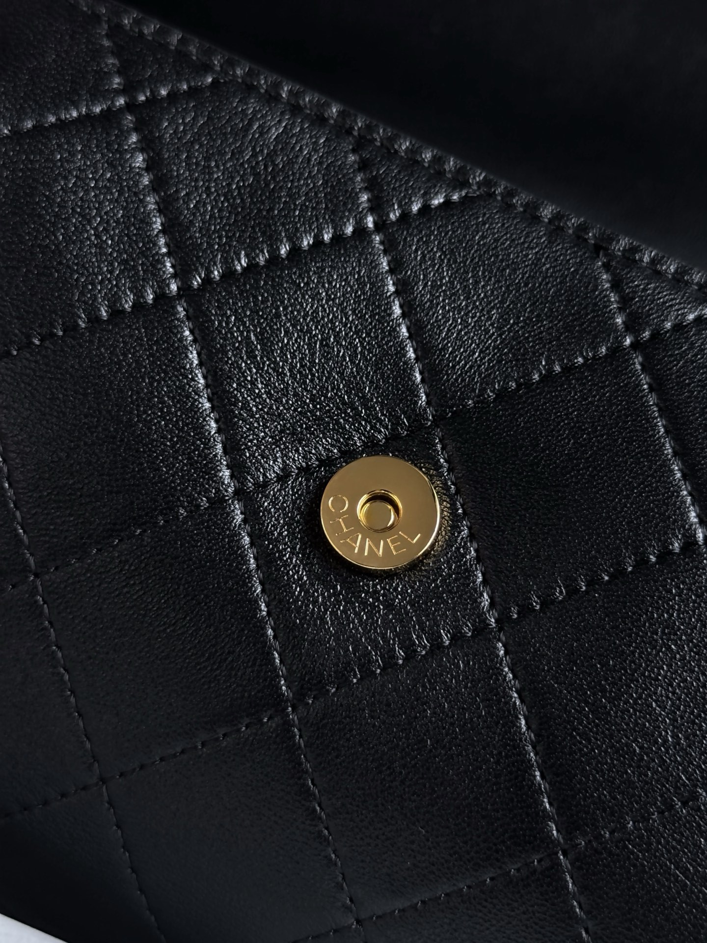 Chanel Clutch with chain AP5294 11x23x12.5cm