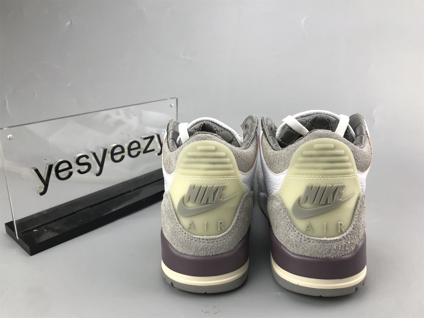 UA A MA MANIÉRE X WMNS AIR JORDAN 3 RETRO SP