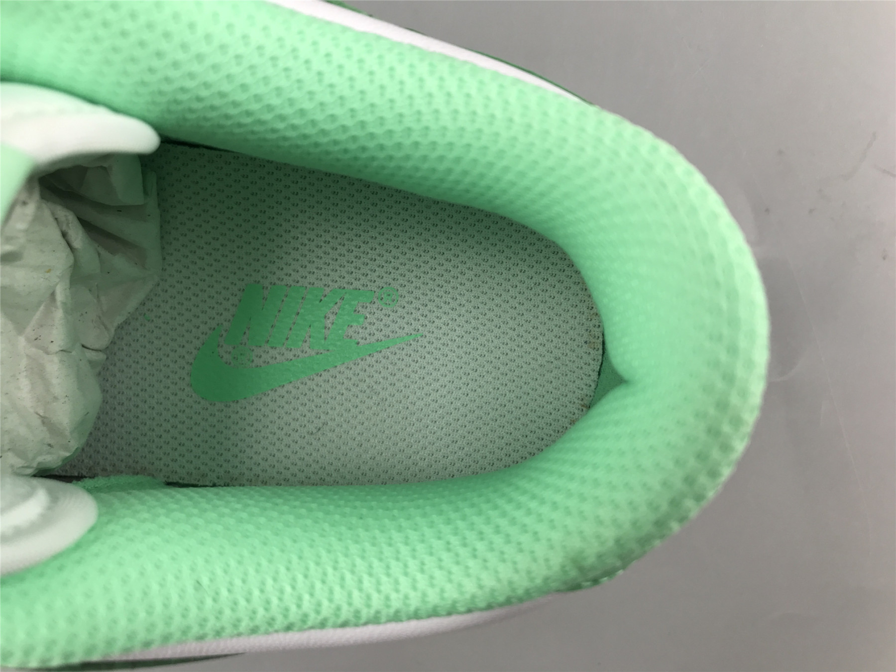 UA WMNS DUNK LOW