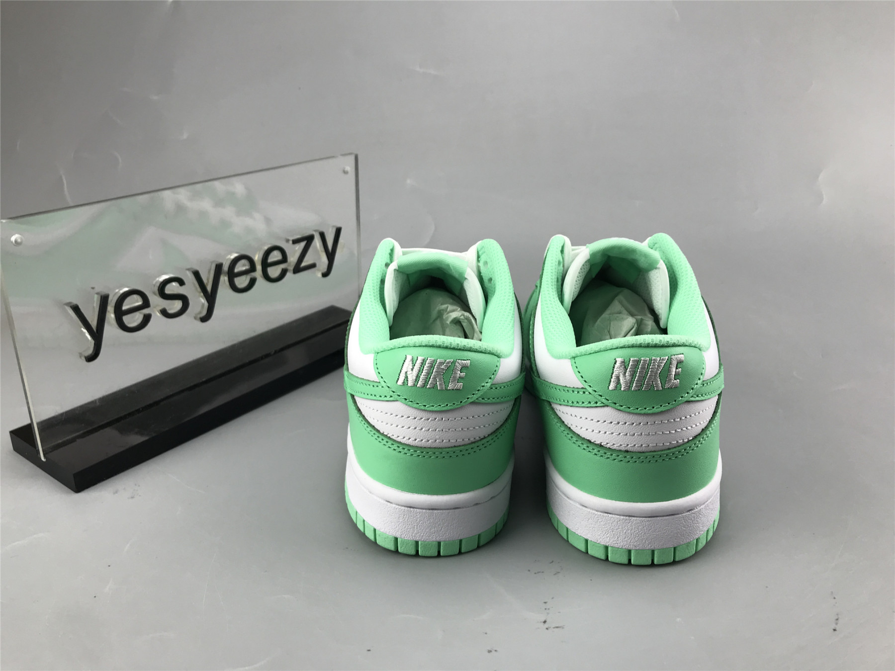 UA WMNS DUNK LOW
