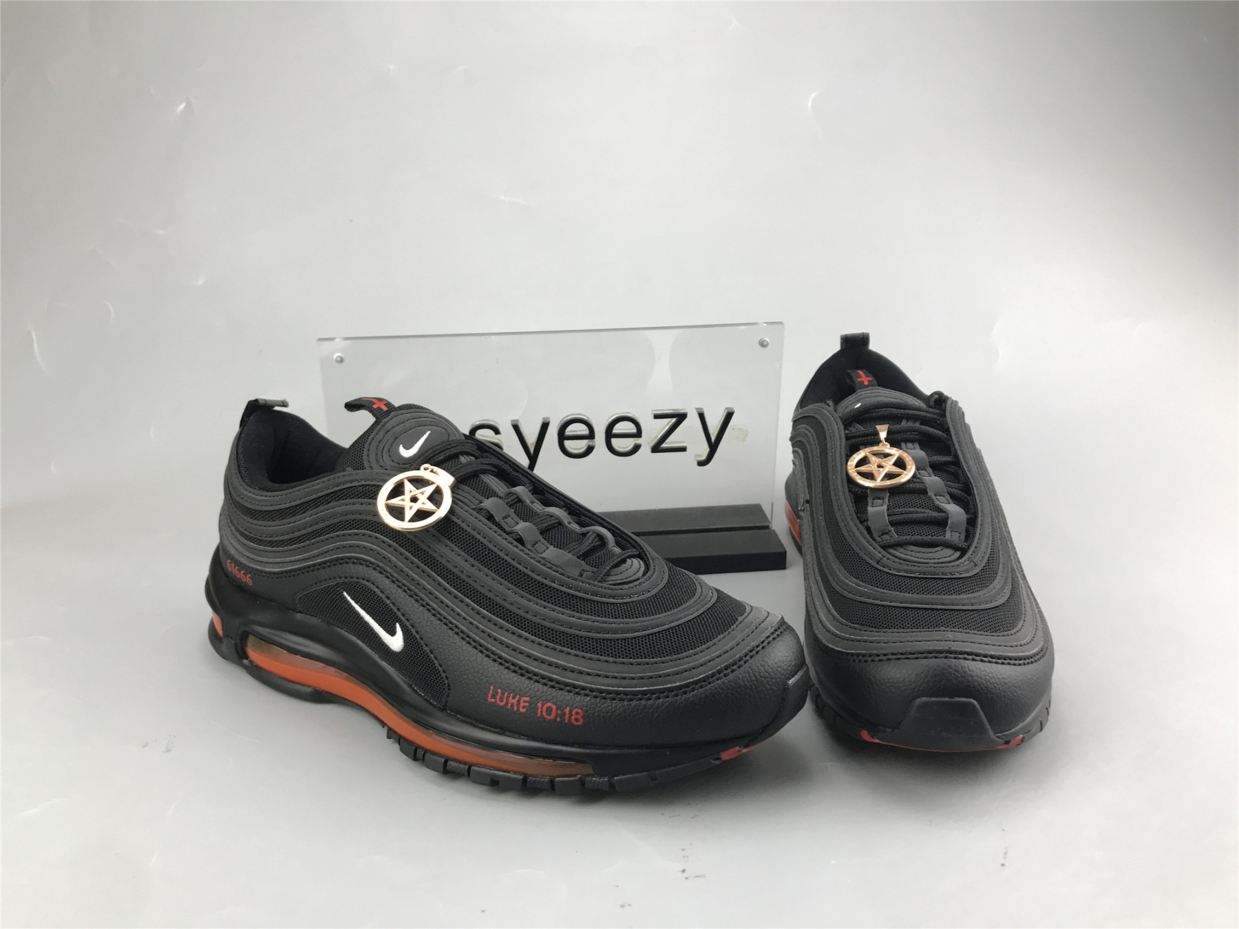 UA NIKE AIR MAX 97