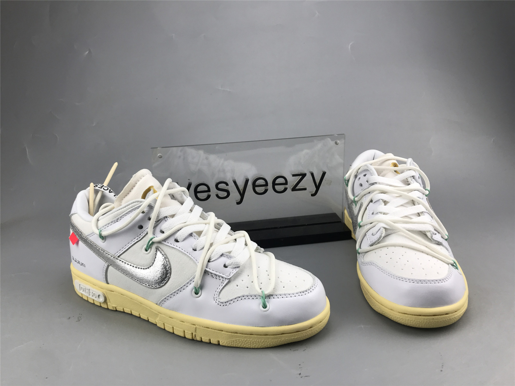 UA NIKE OFF-WHITE X DUNK LOW