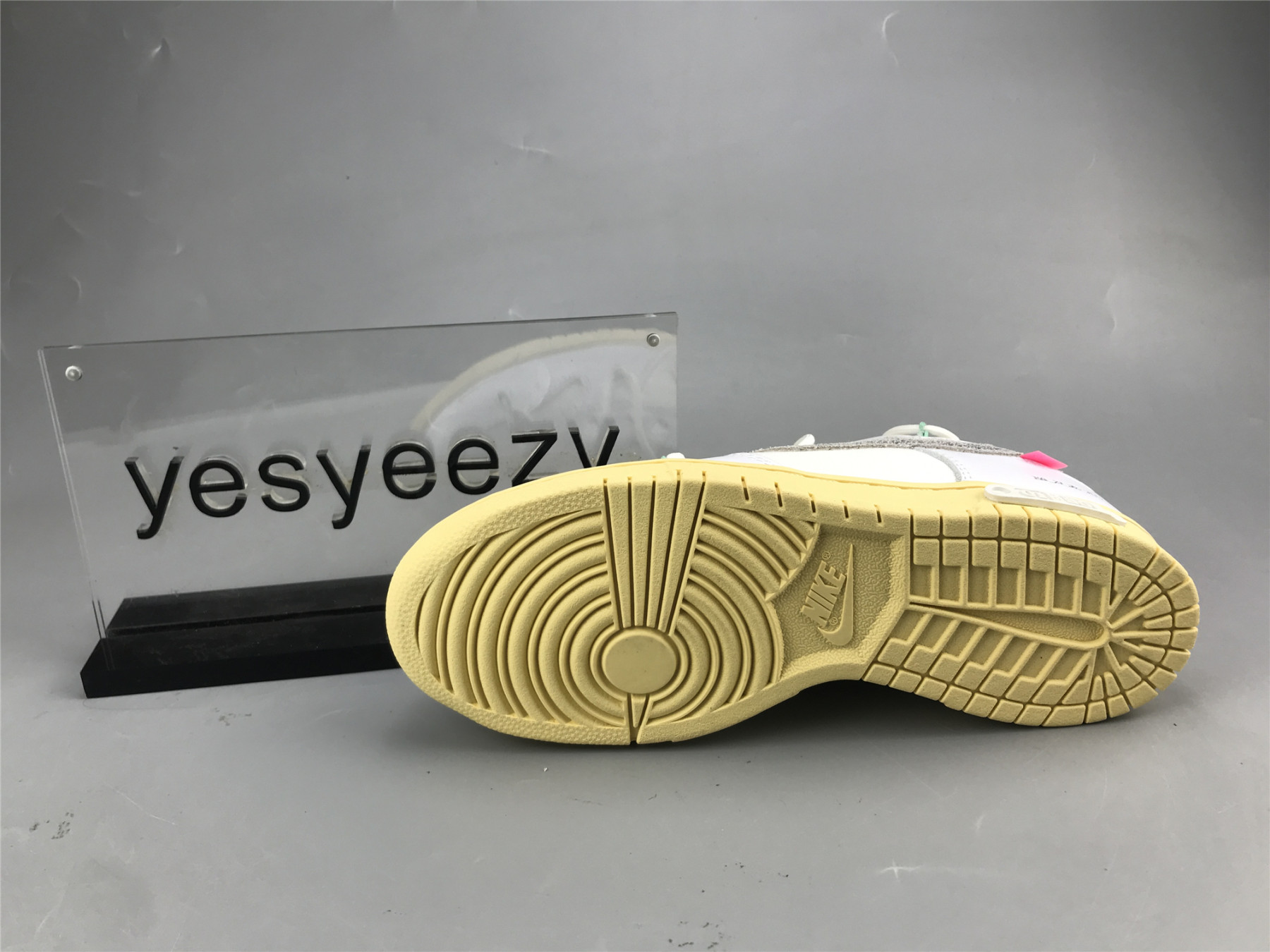 UA NIKE OFF-WHITE X DUNK LOW