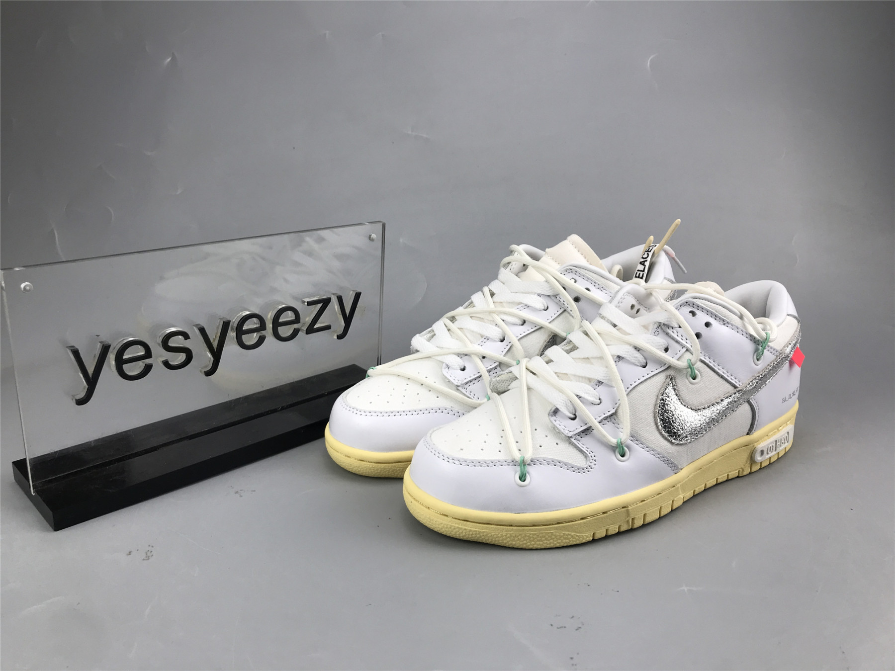 UA NIKE OFF-WHITE X DUNK LOW