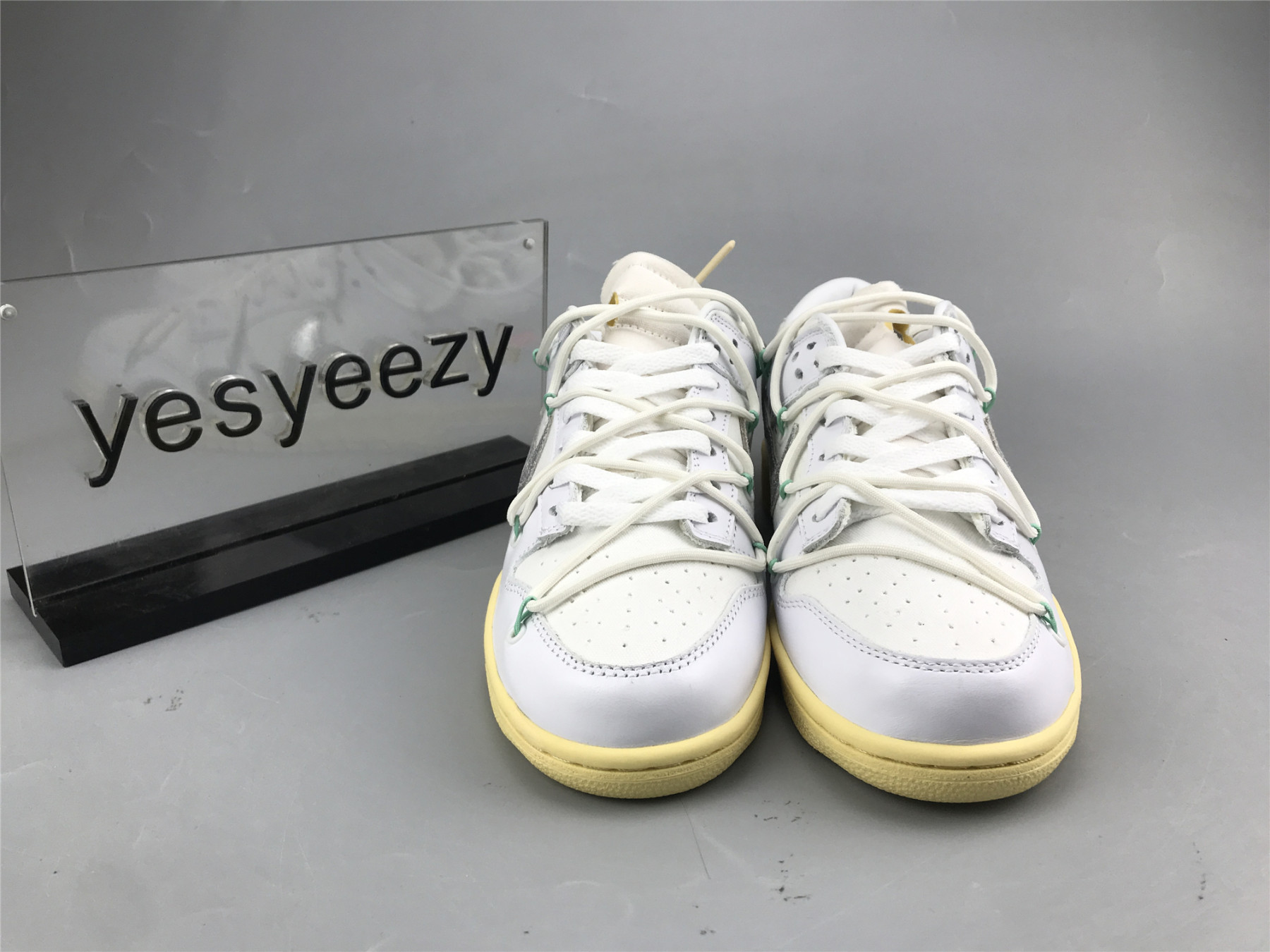 UA NIKE OFF-WHITE X DUNK LOW