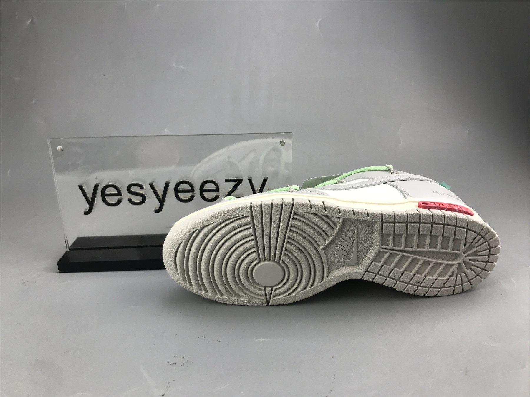 UA NIKE OFF-WHITE X DUNK LOW
