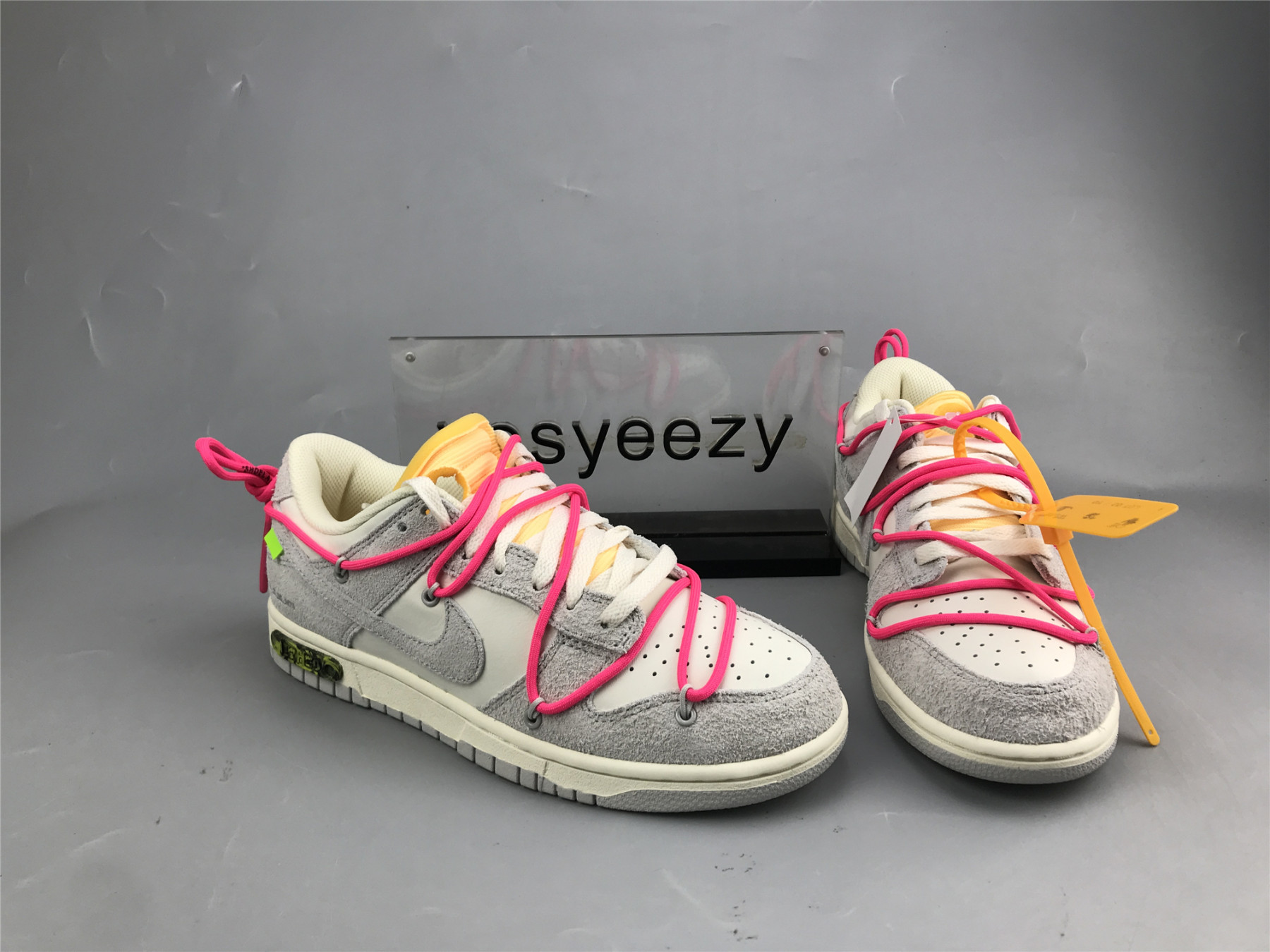 UA NIKE OFF-WHITE X DUNK LOW