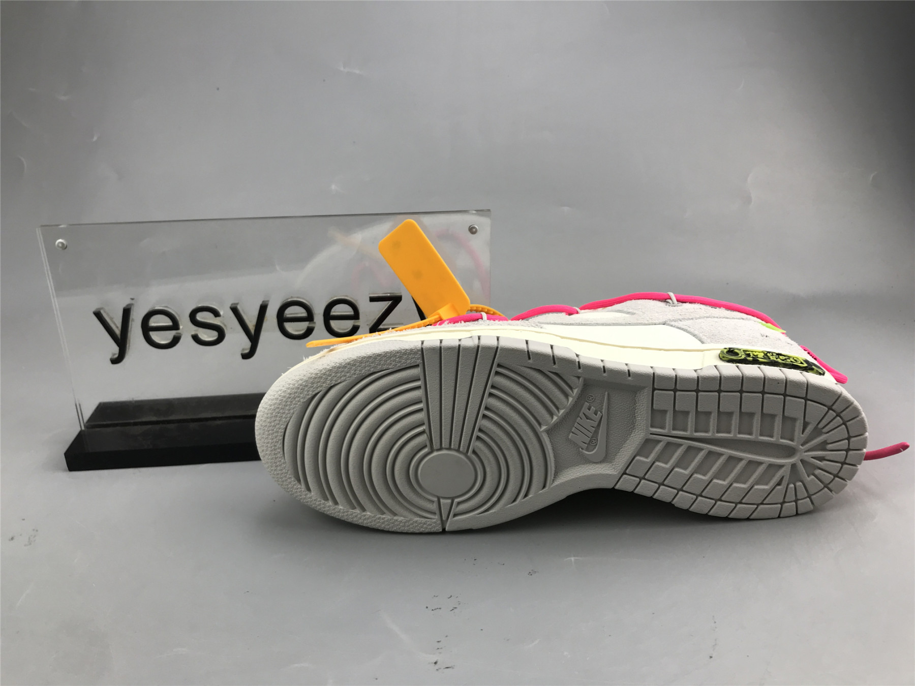 UA NIKE OFF-WHITE X DUNK LOW