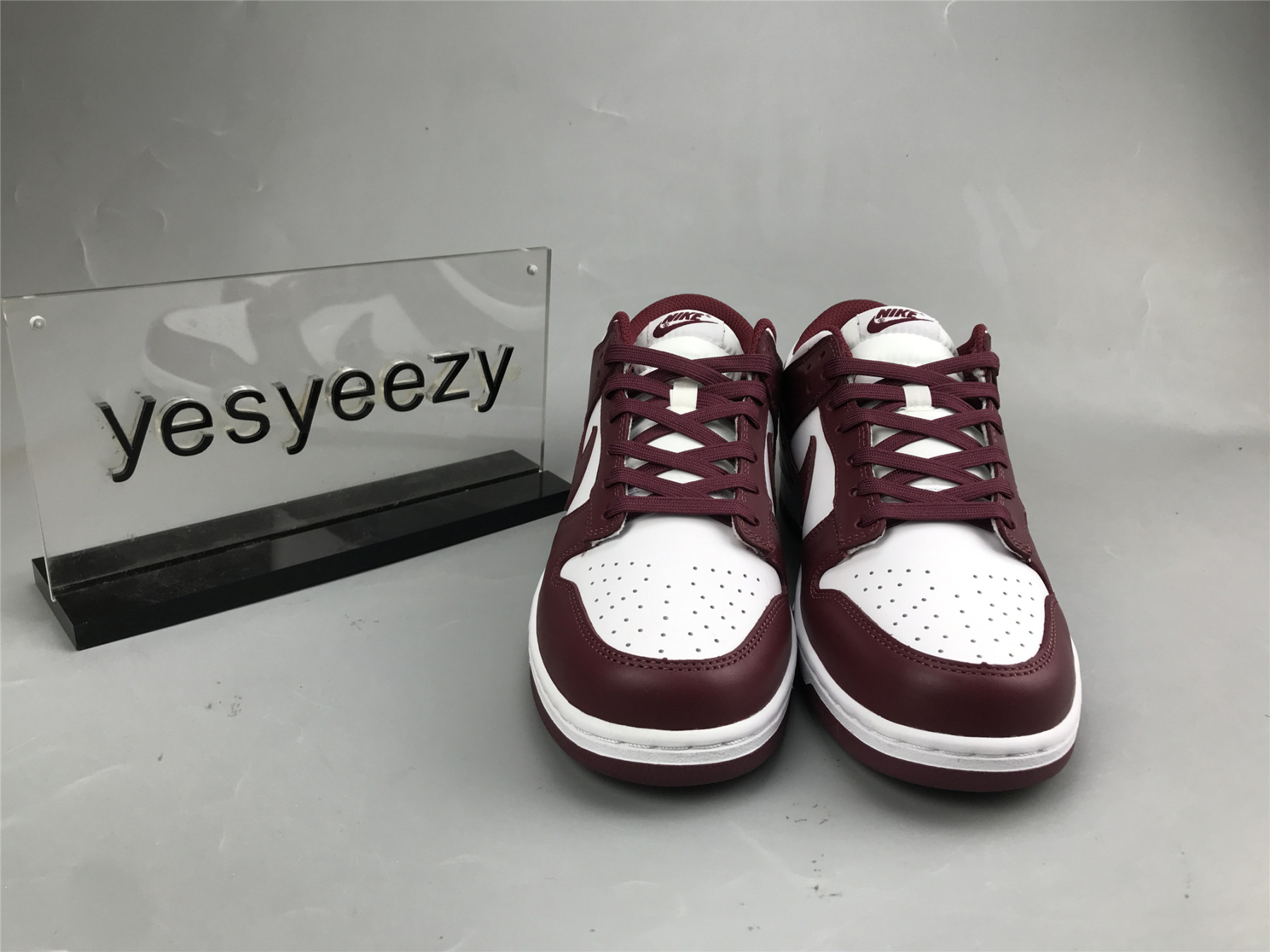 UA NIKE WMNS DUNK LOW