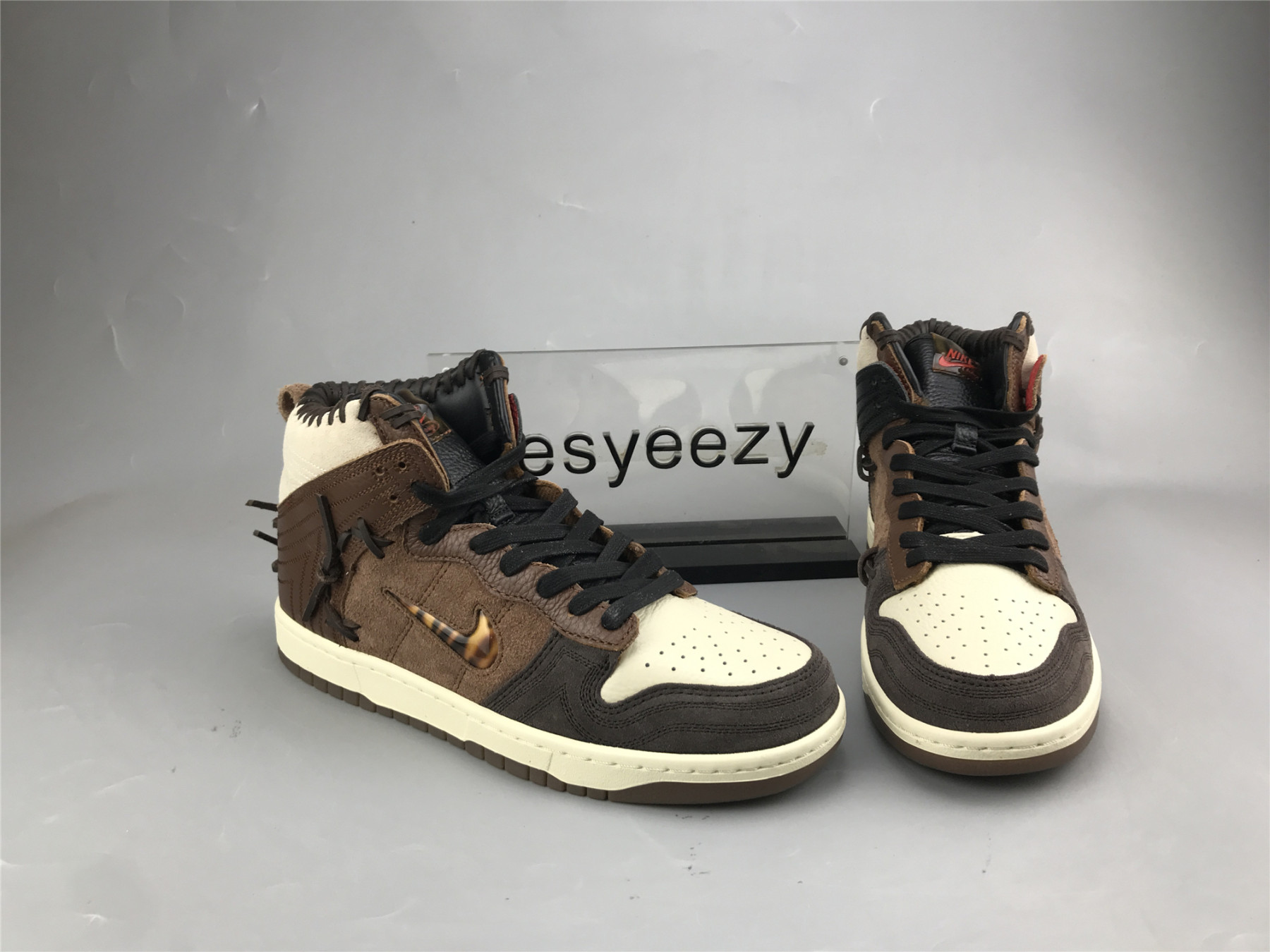 UA NIKE BODEGA X DUNK HIGH