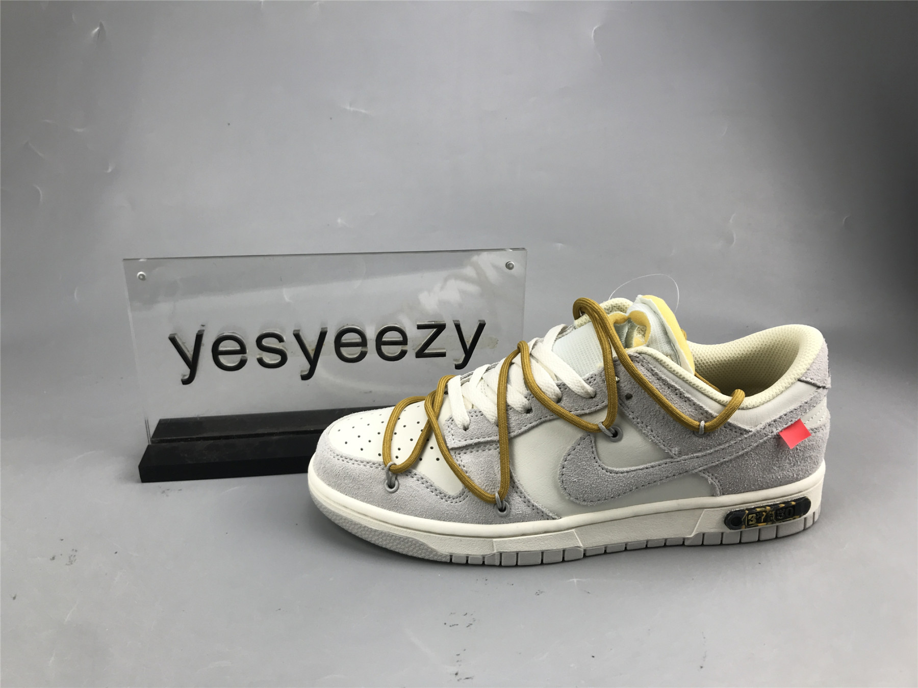 UA NIKE OFF-WHITE X DUNK LOW