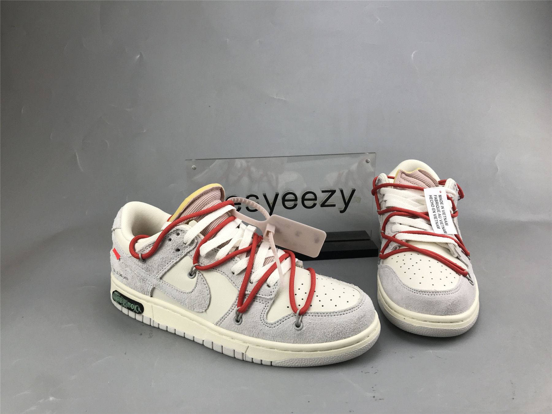 UA NIKE OFF-WHITE X DUNK LOW