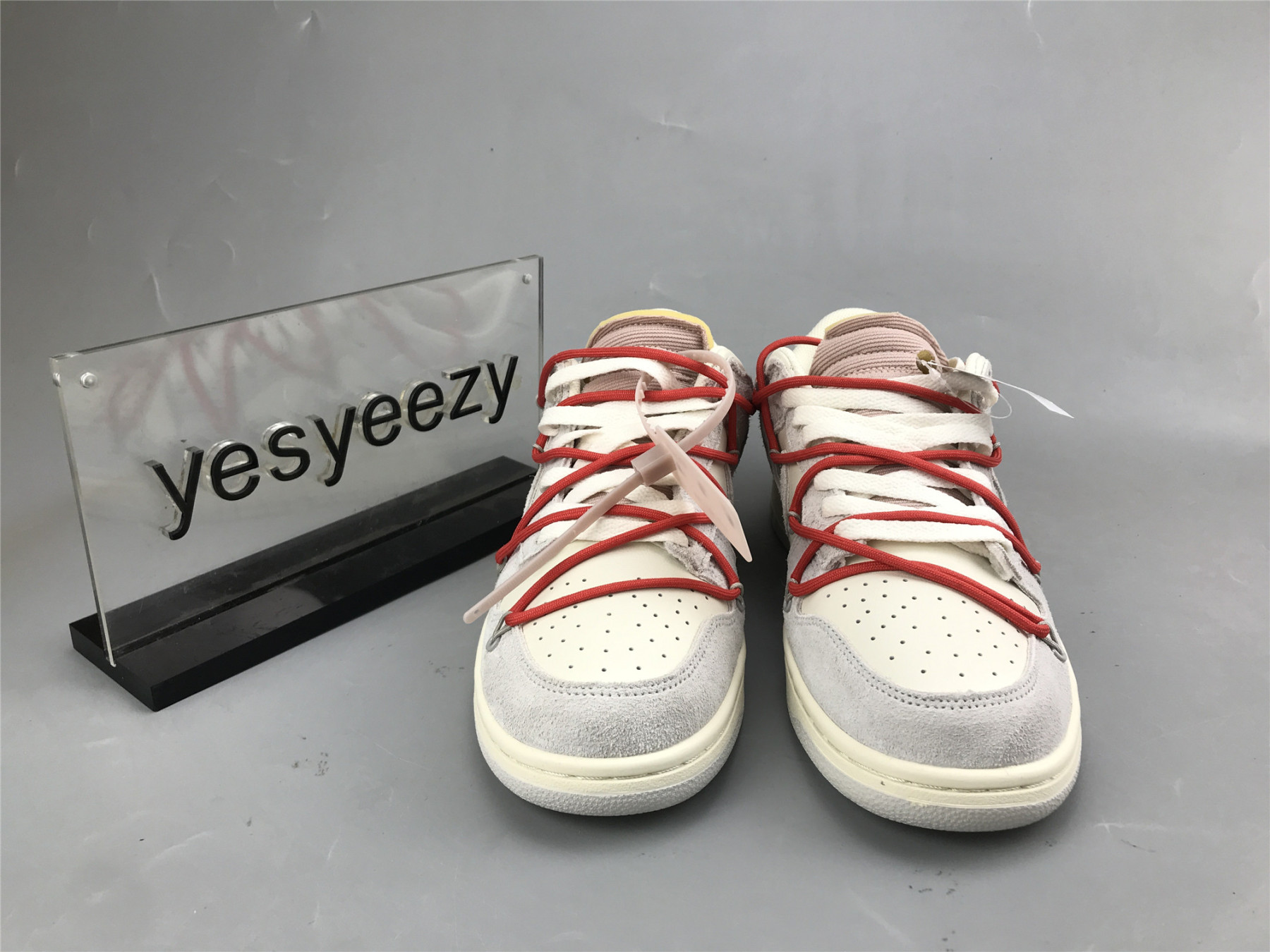 UA NIKE OFF-WHITE X DUNK LOW