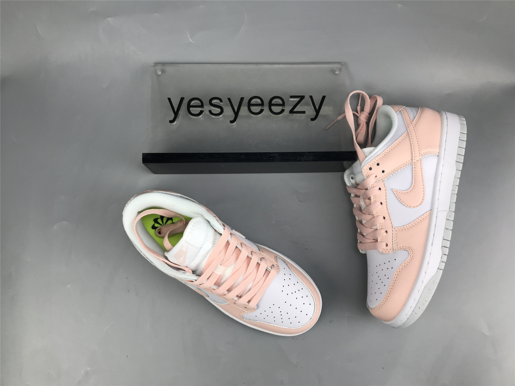 UA NIKE WMNS DUNK LOW NEXT NATURE