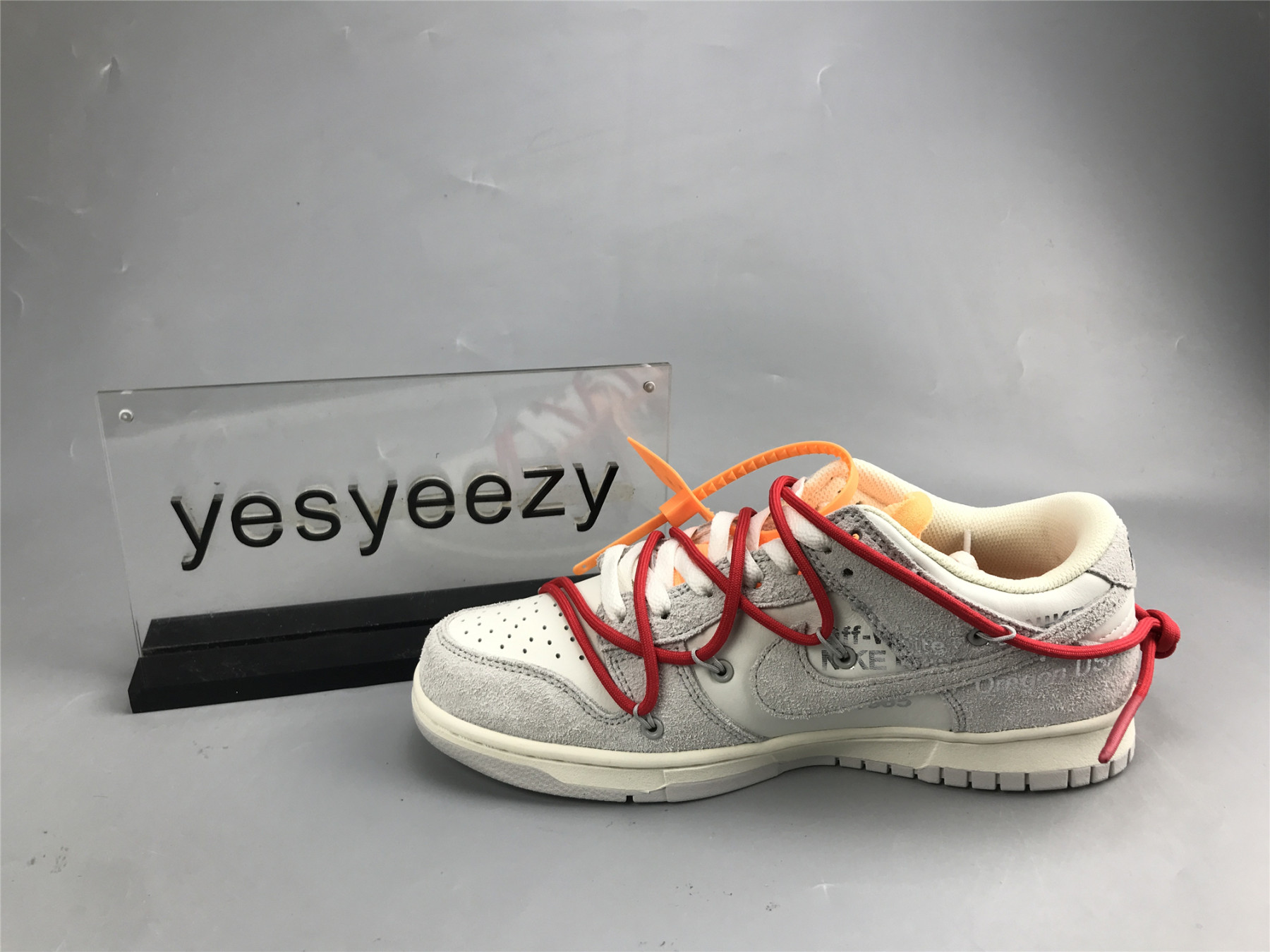 UA NIKE OFF-WHITE X DUNK LOW
