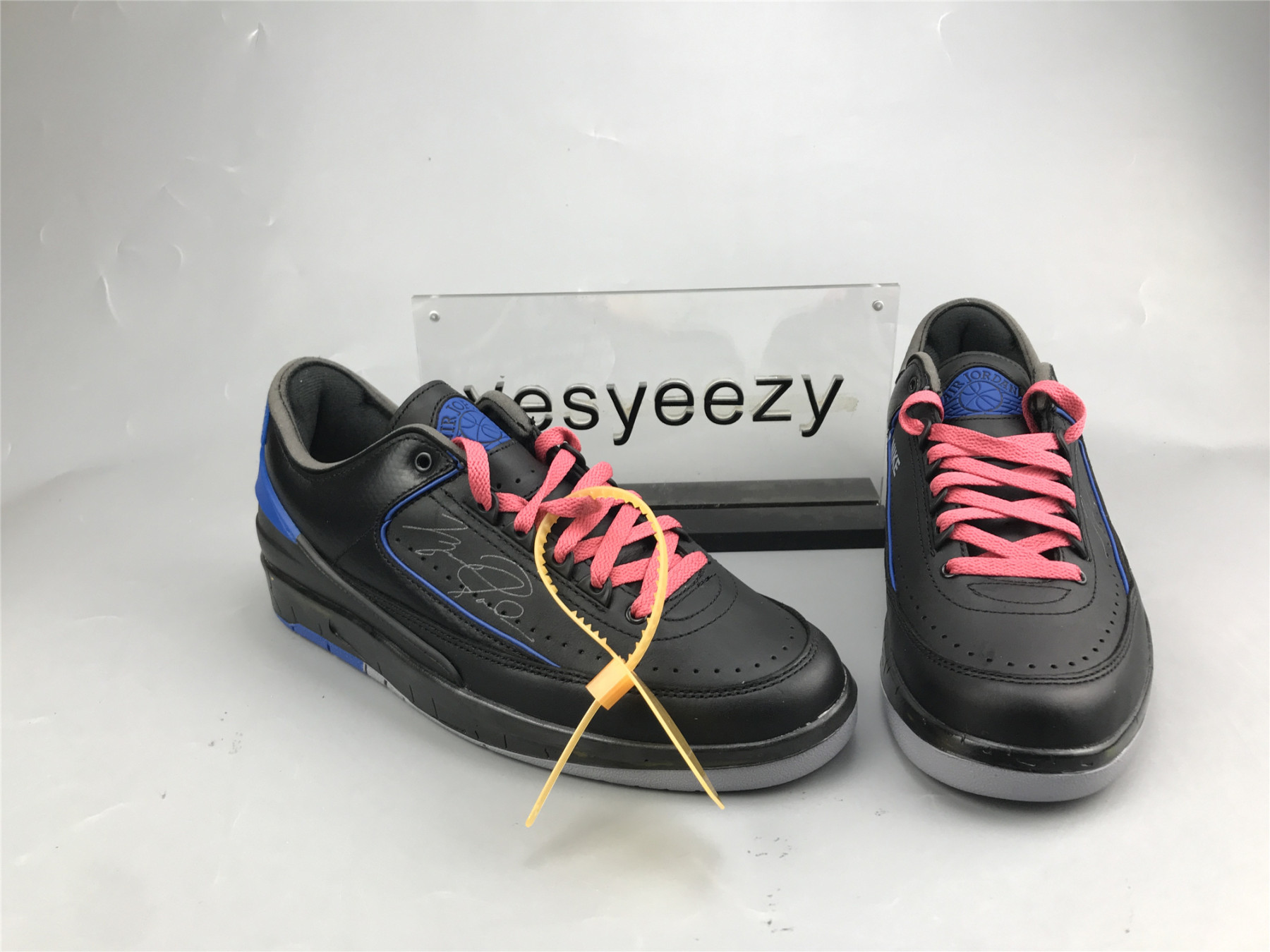 UA OFF-WHITE X AIR JORDAN 2 RETRO LOW SP