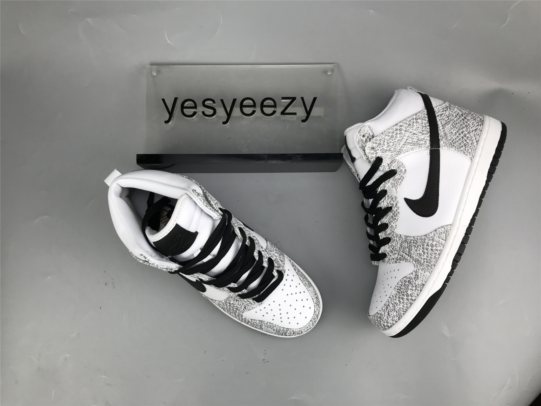 UA NIKE DUNK PRM HI SP